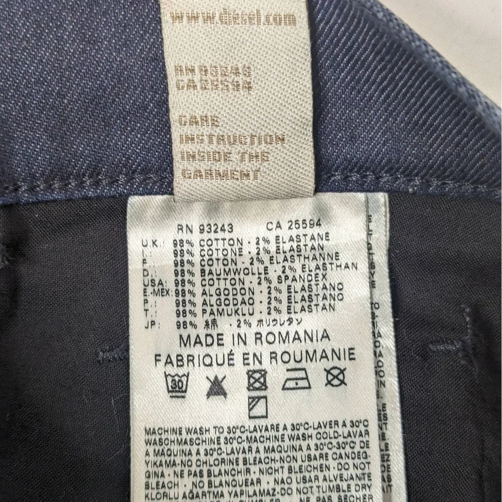 NWT DIESEL Livy Super Slim Straight Dark Wash Stretch 00CNZ7 24x32 Womens Jeans - Picture 7 of 7